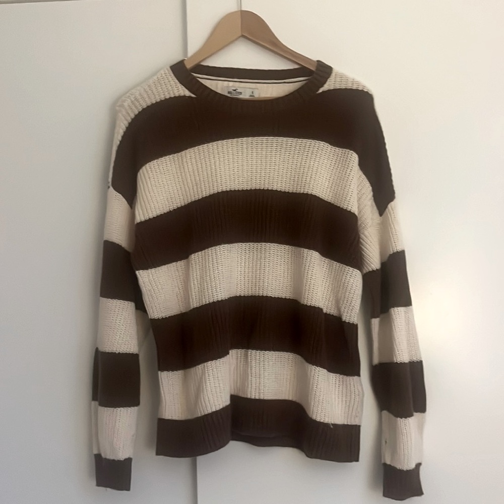 Stripped knit brown and white Hollister sweater